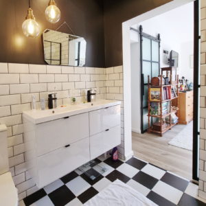 Unique bathroom for designer mobile home