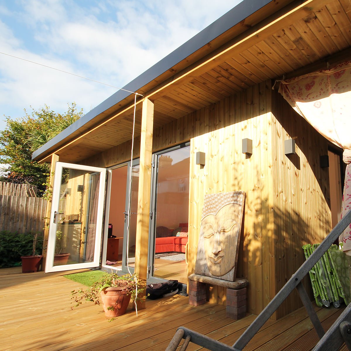 Roof overhang for bespoke summerhouse garden room