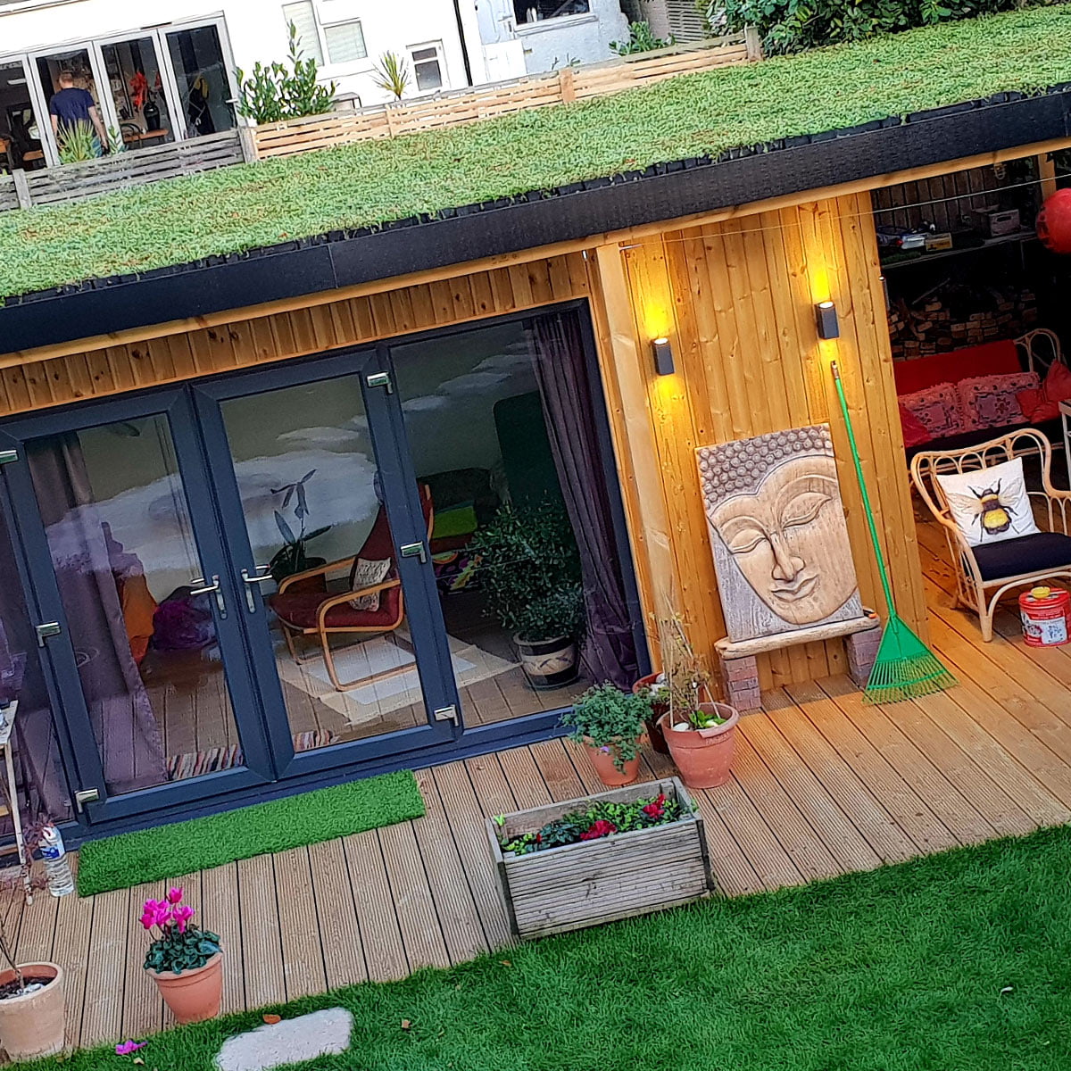 Green roof for unique summerhouse garden room